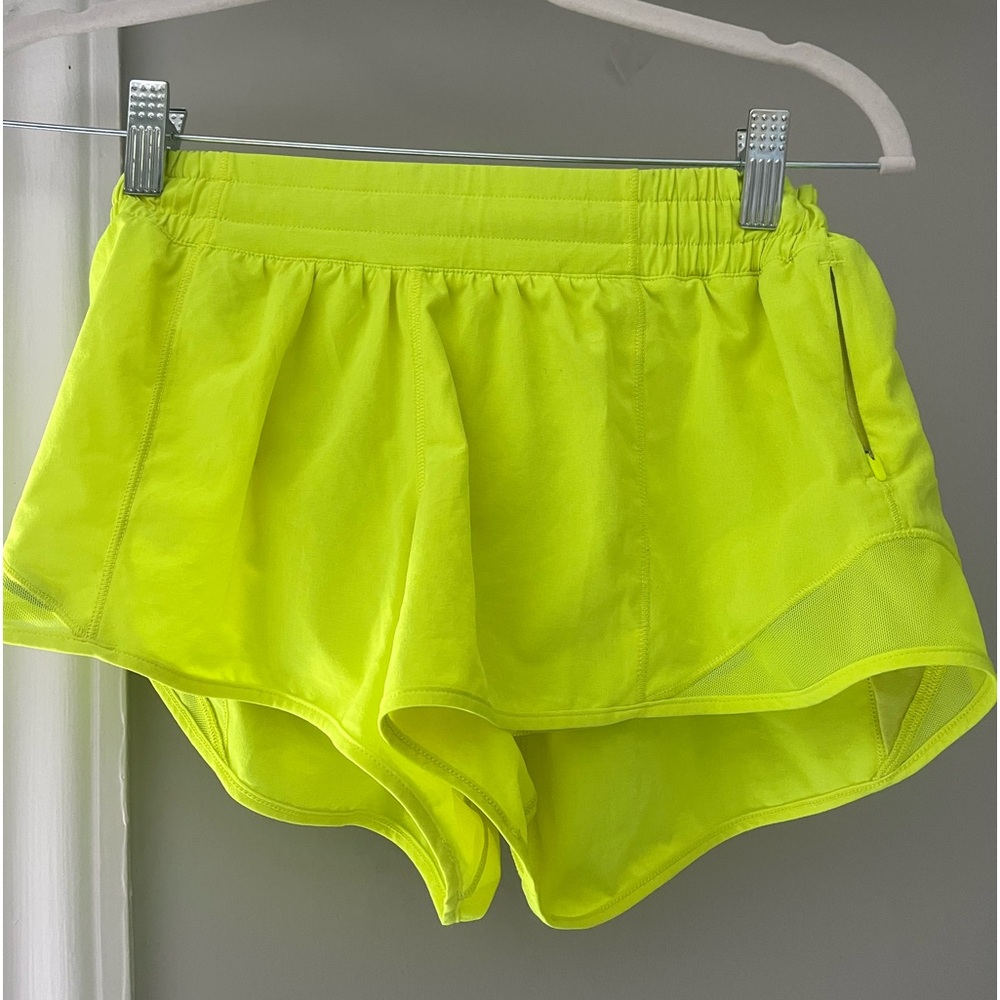 lululemon Hotty hot 2.5” yellow